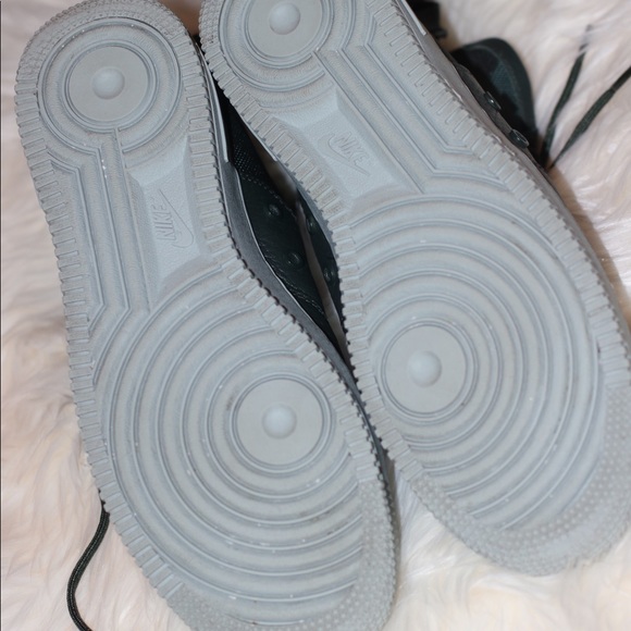 Air Force 1 - Picture 2 of 8